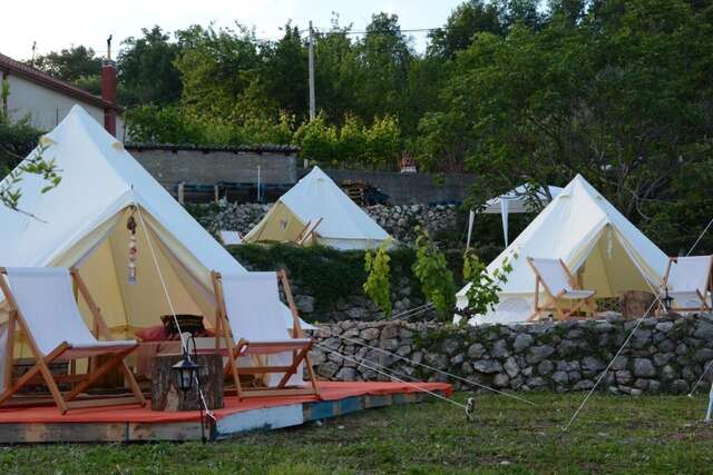 Люкс-шатры Sotonici Village Glamping Вирпазар-18